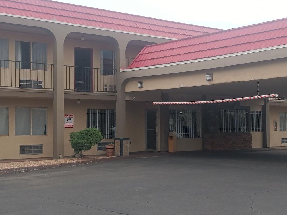 Midtown Inn & Suites Albuquerque Bagian luar foto