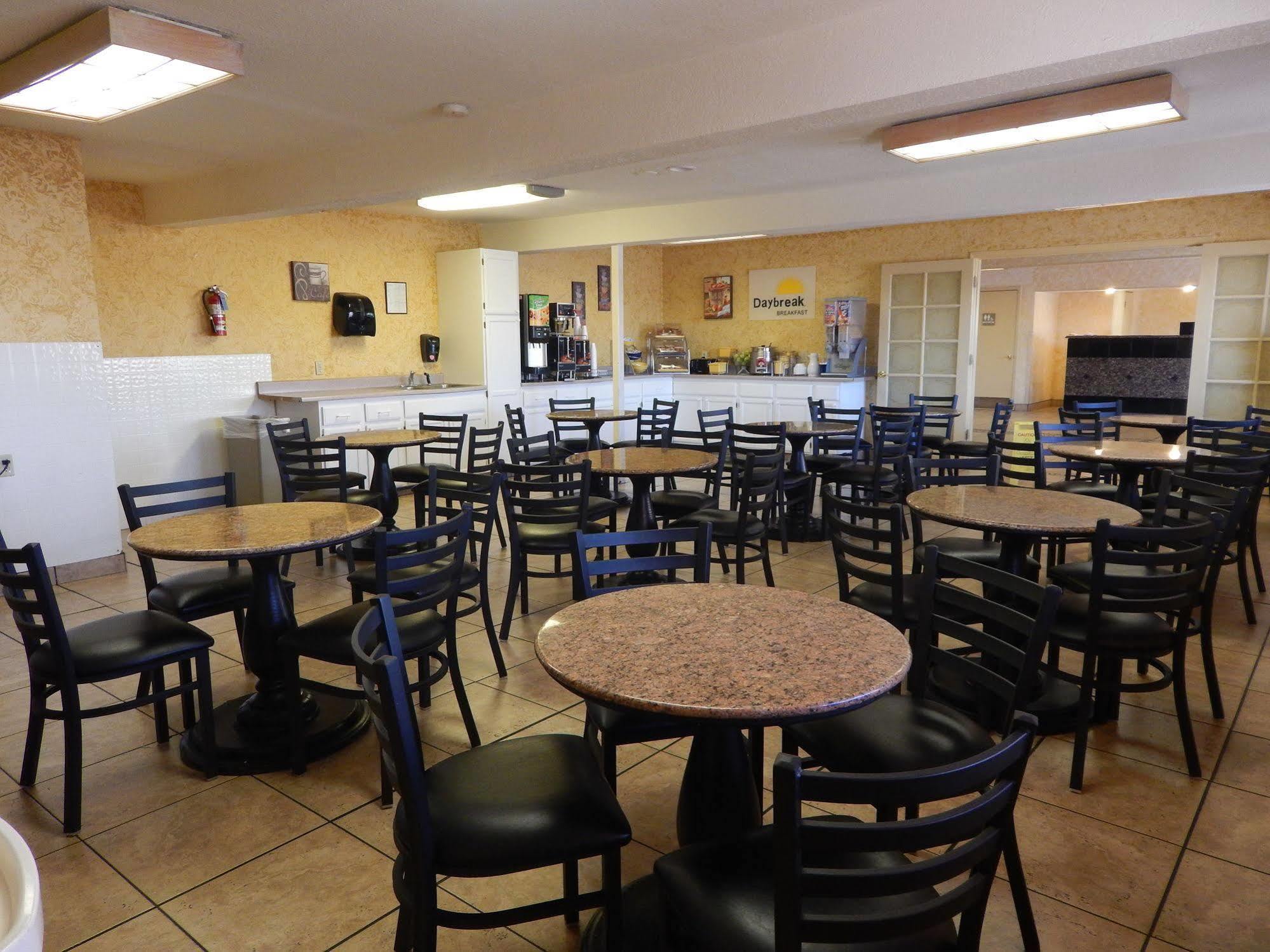 Midtown Inn & Suites Albuquerque Bagian luar foto