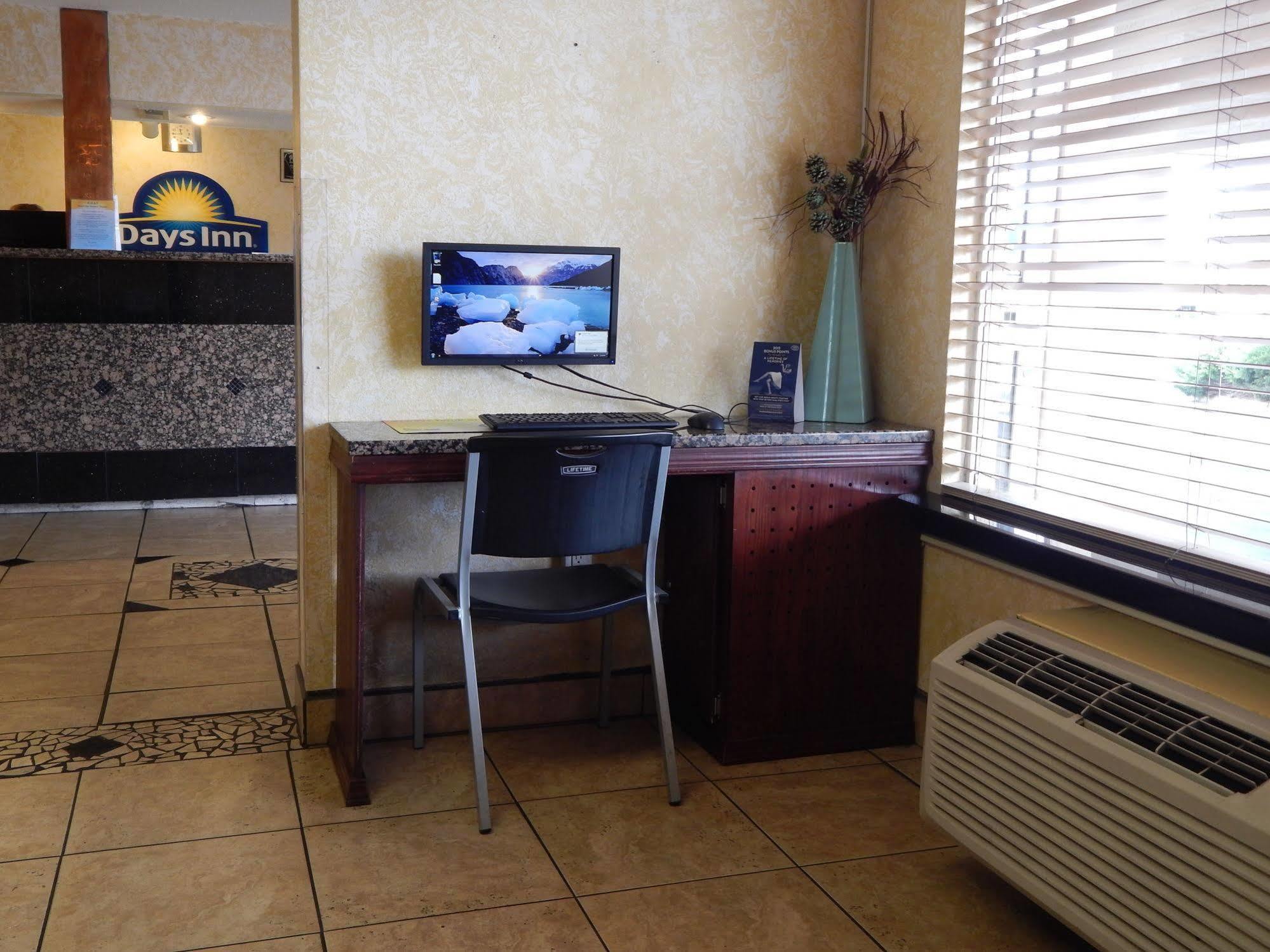 Midtown Inn & Suites Albuquerque Bagian luar foto